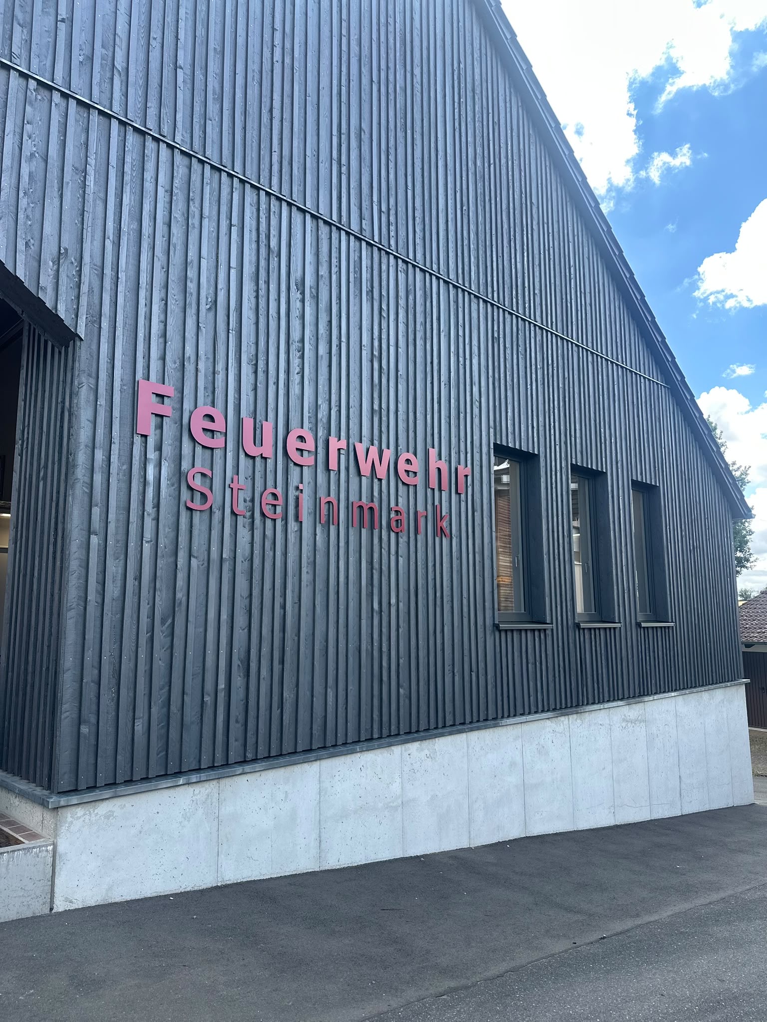 Grillfest mit Fahrzeugweihe des neuen MZF – Ein gelungener Tag für die Feuerwehr Steinmark